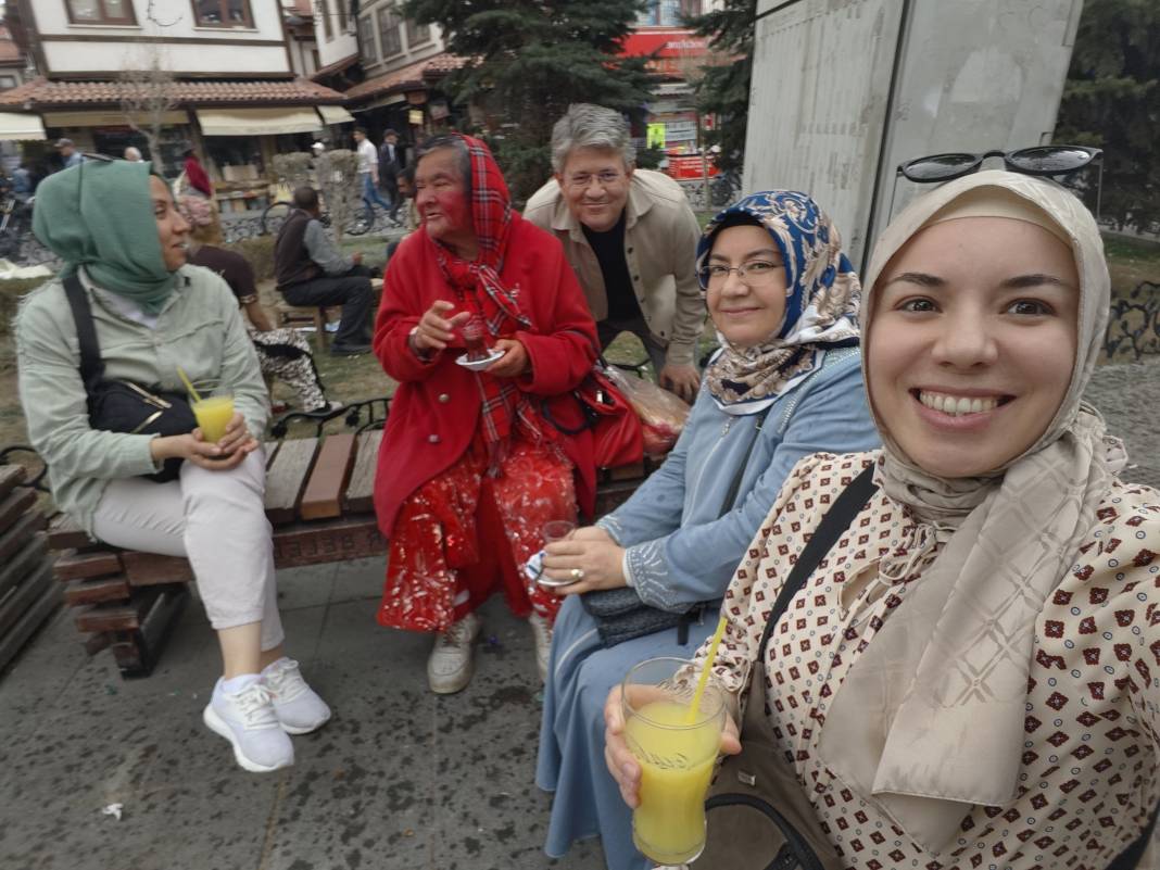 Kırmızı bir hayatın ünlü kahramanına Konya’da yüz güldüren dokunuş 15